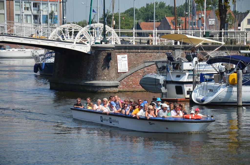 Stadscamping Zeeland มิดเดิลบวร์ก ภายนอก รูปภาพ